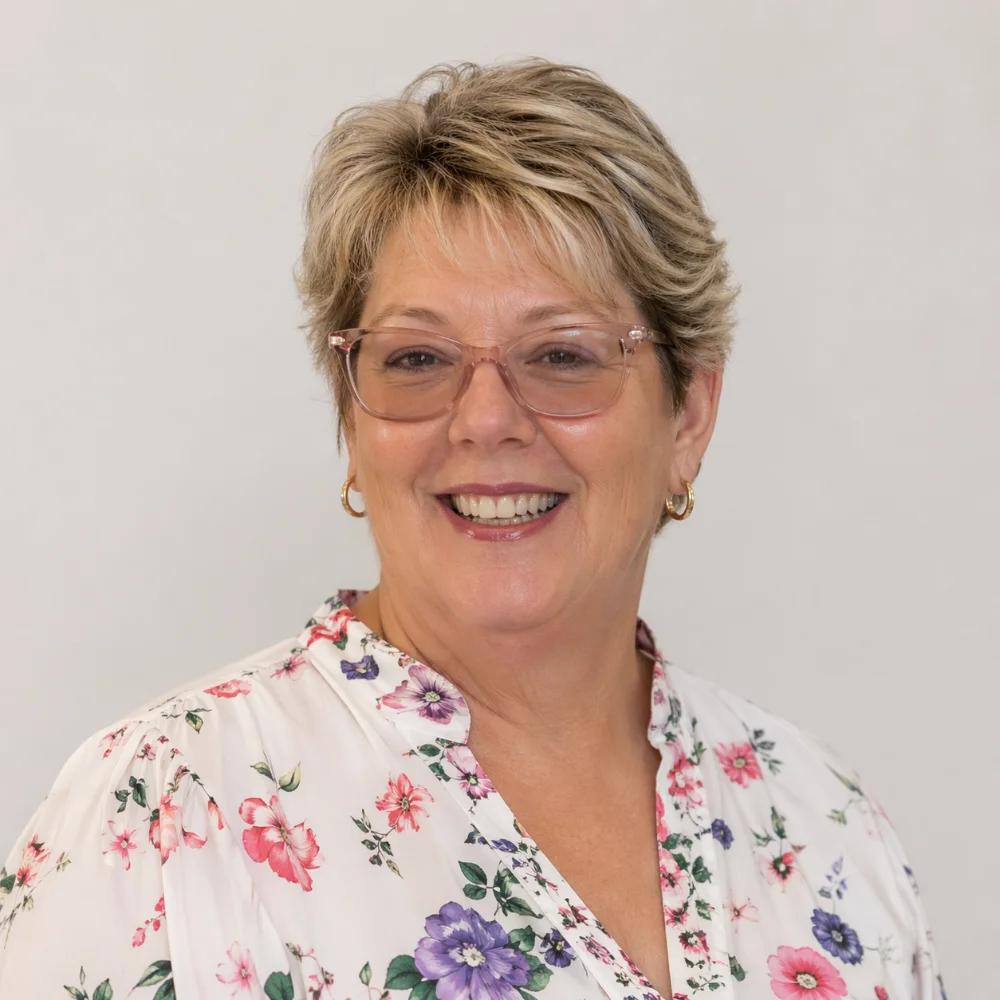 Headshot of Donna Lavin who is the current Secretary and Treasurer of the Australian Hibiscus Society